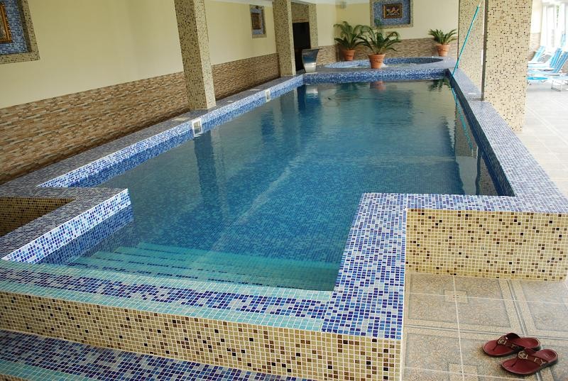 piscina intern